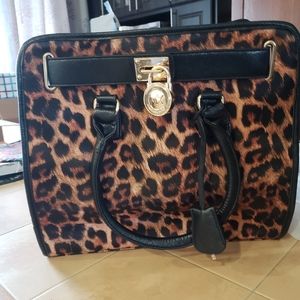 New Purse for sale $50